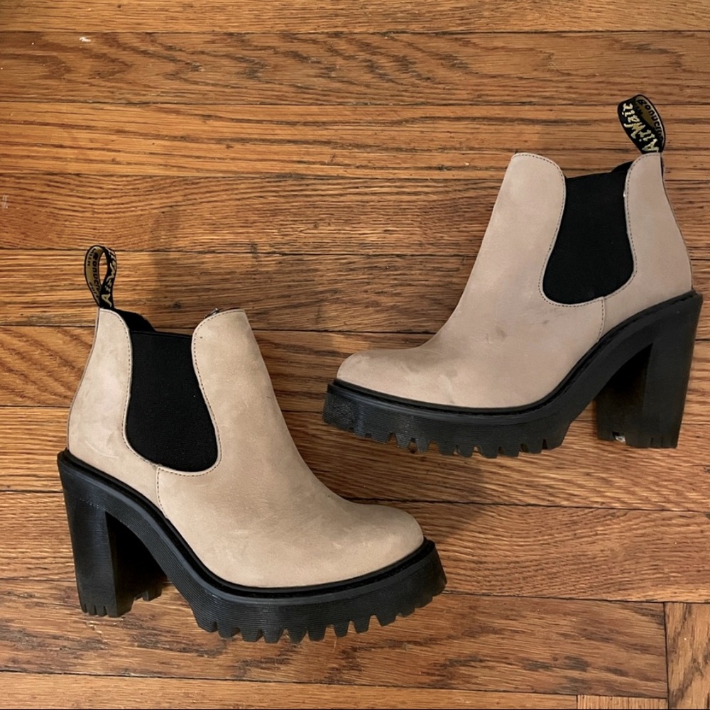 Doc Marten Hurston heeled Chelsea boot bootie